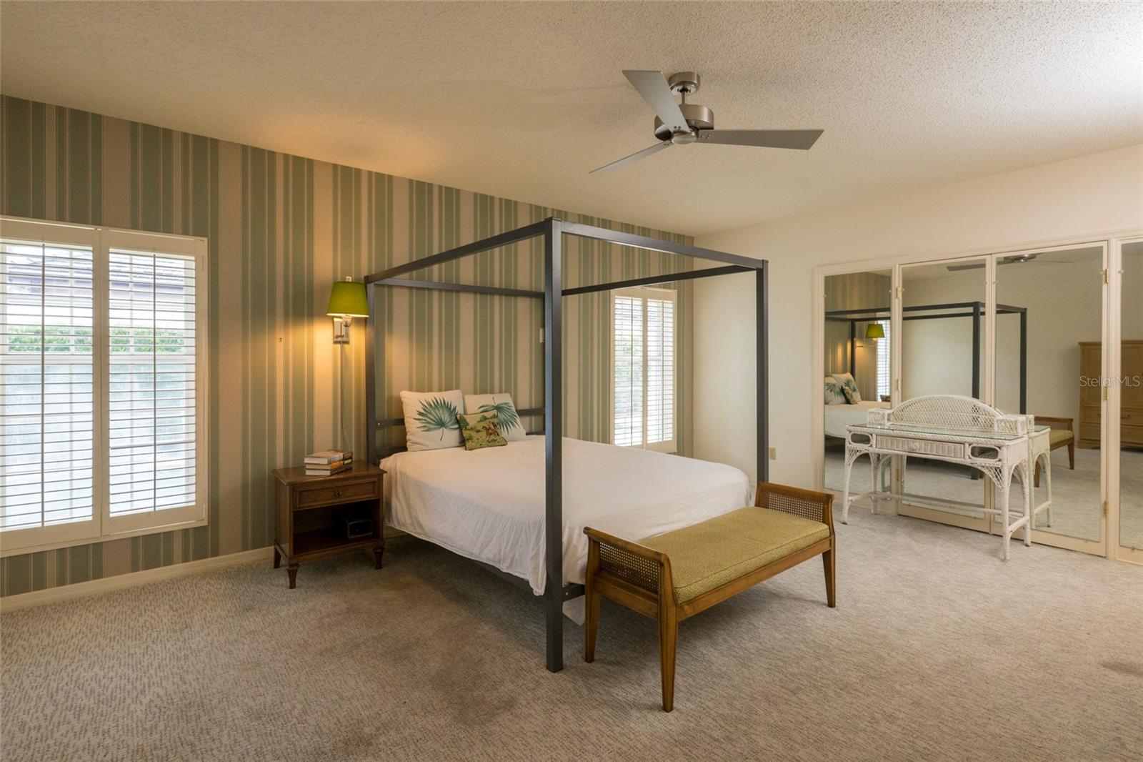 Image 21 of 43 For 6025 Lexington Park 99