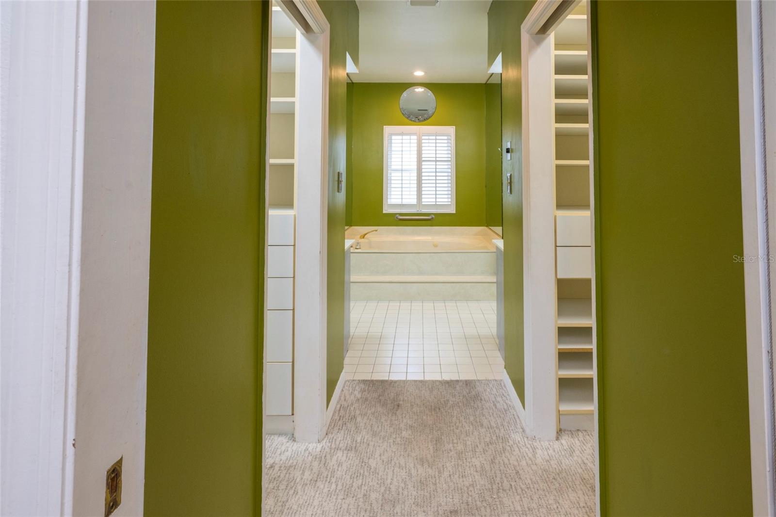 Image 22 of 43 For 6025 Lexington Park 99