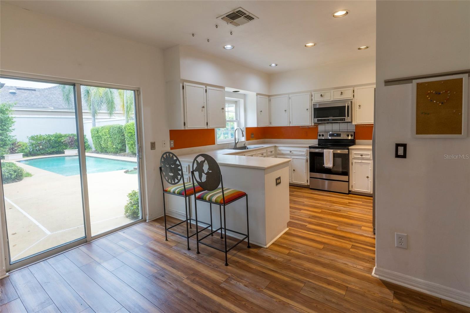 Image 24 of 43 For 6025 Lexington Park 99