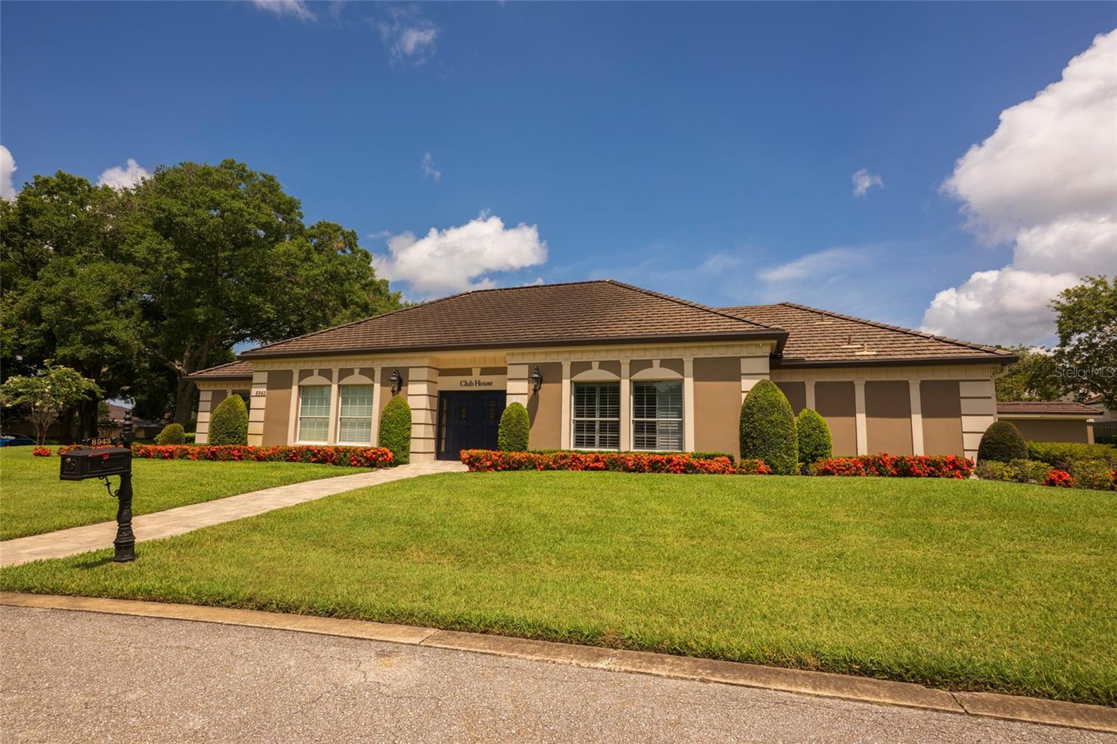 Image 32 of 43 For 6025 Lexington Park 99