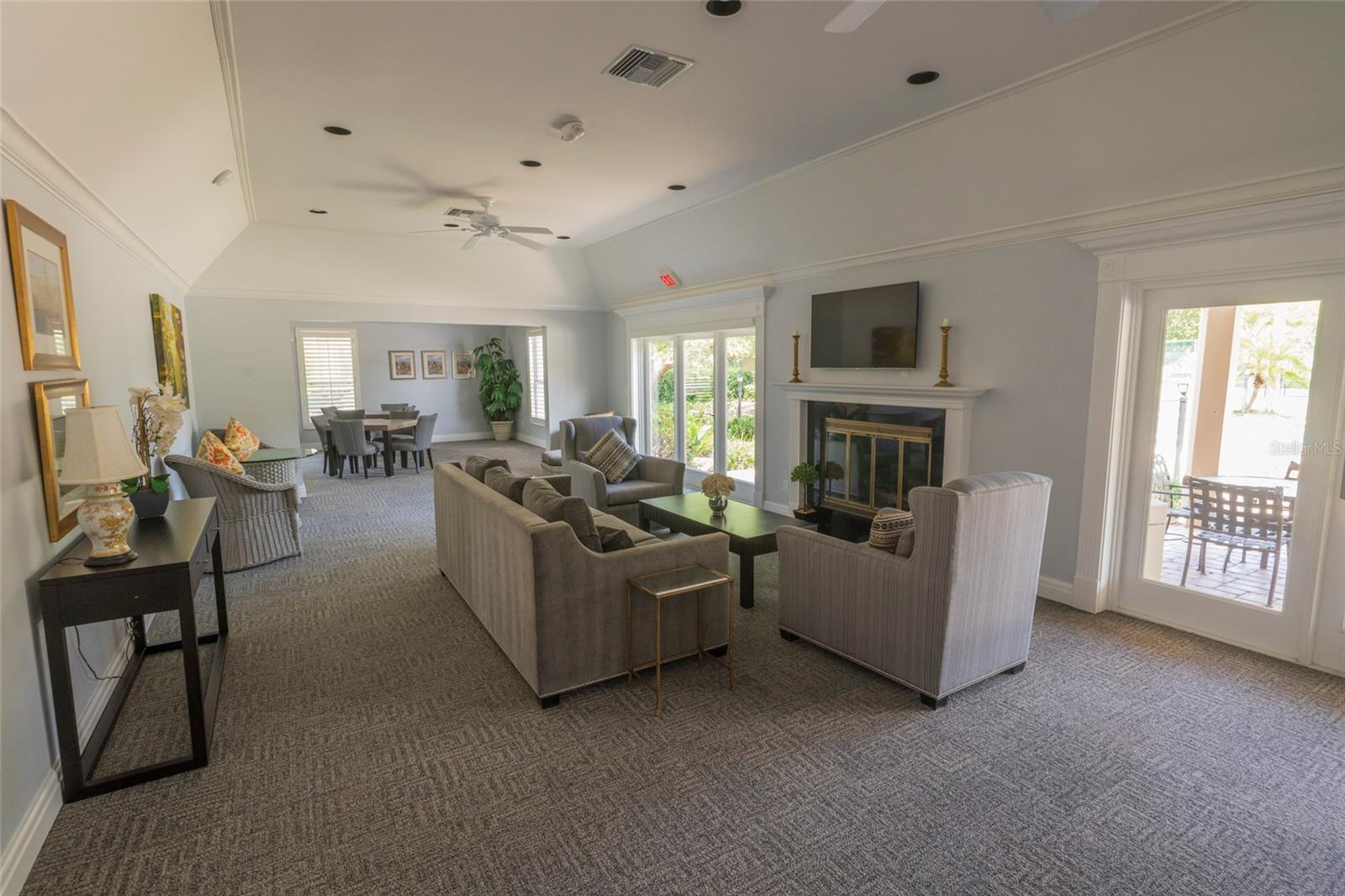 Image 33 of 43 For 6025 Lexington Park 99