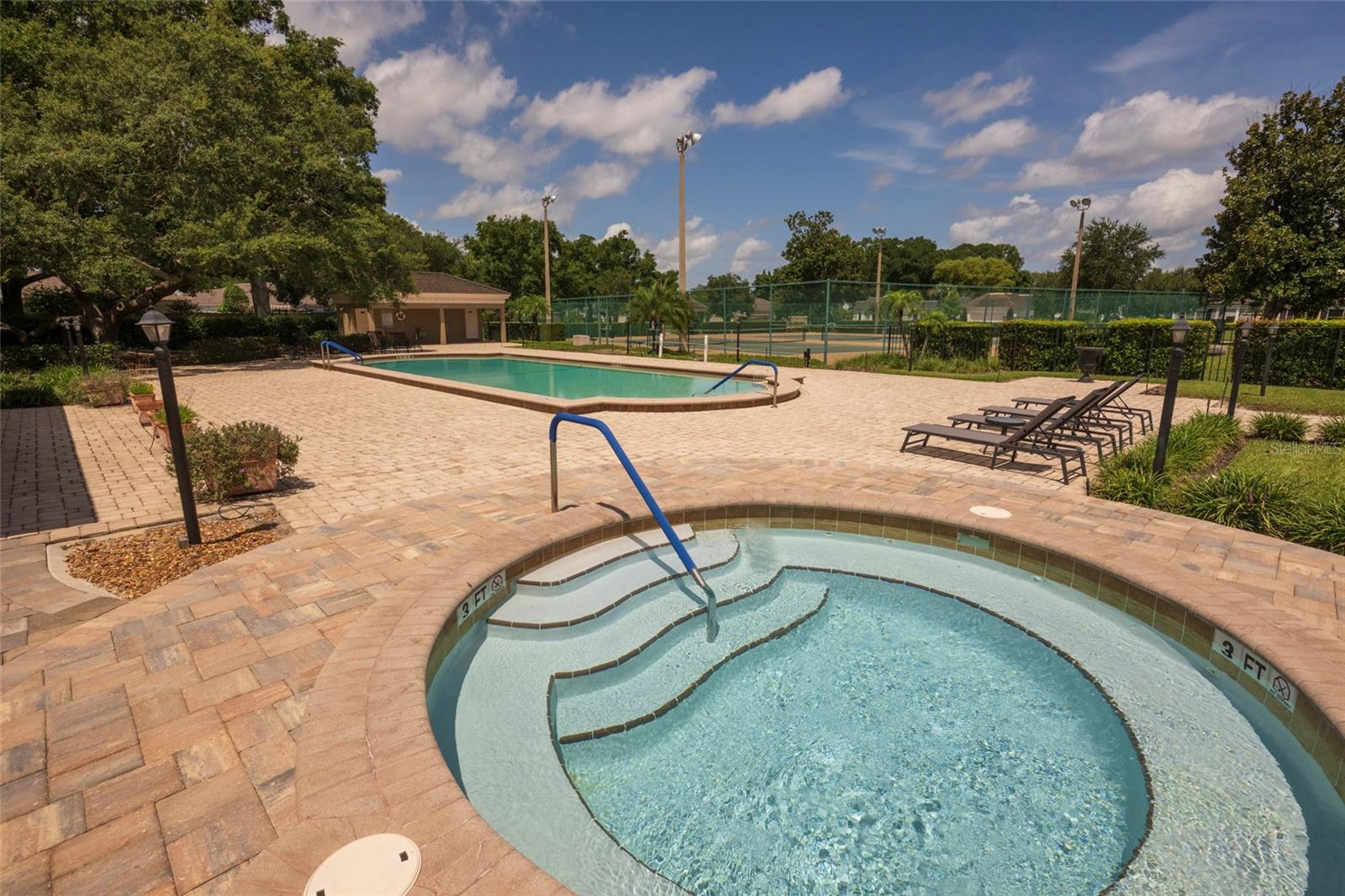 Image 36 of 43 For 6025 Lexington Park 99