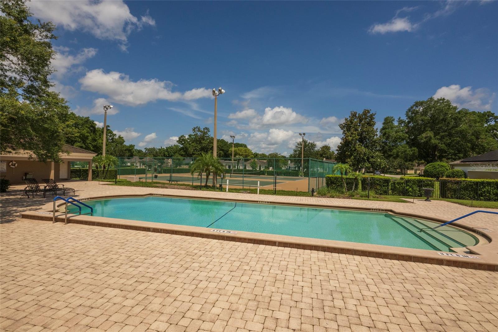 Image 37 of 43 For 6025 Lexington Park 99