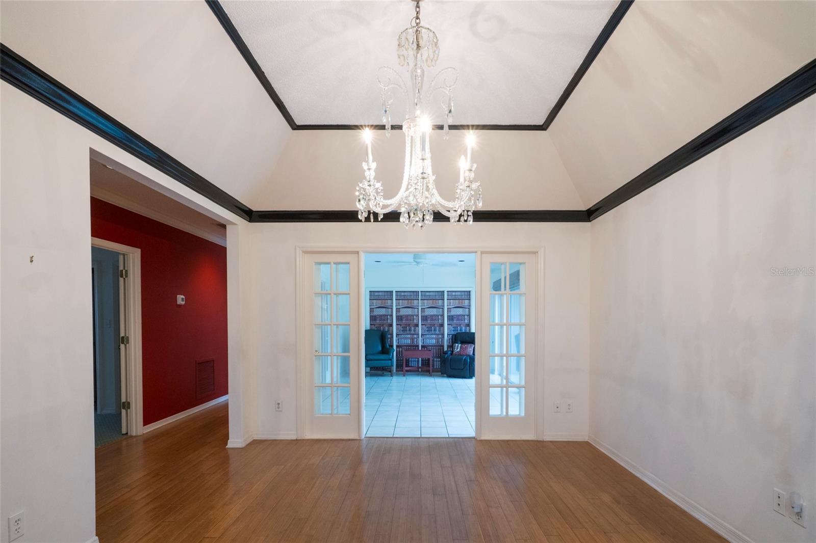Image 9 of 43 For 6025 Lexington Park 99