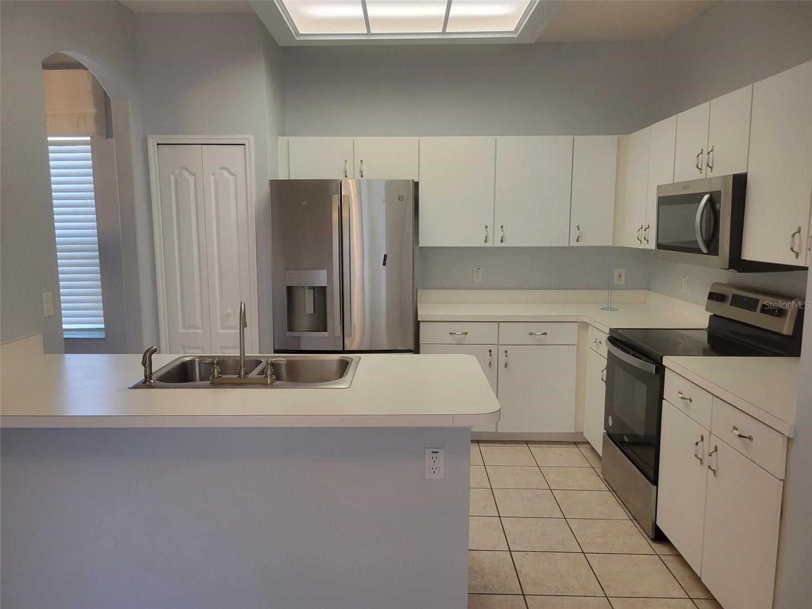 Image 12 of 25 For 4009 Hammersmith Drive