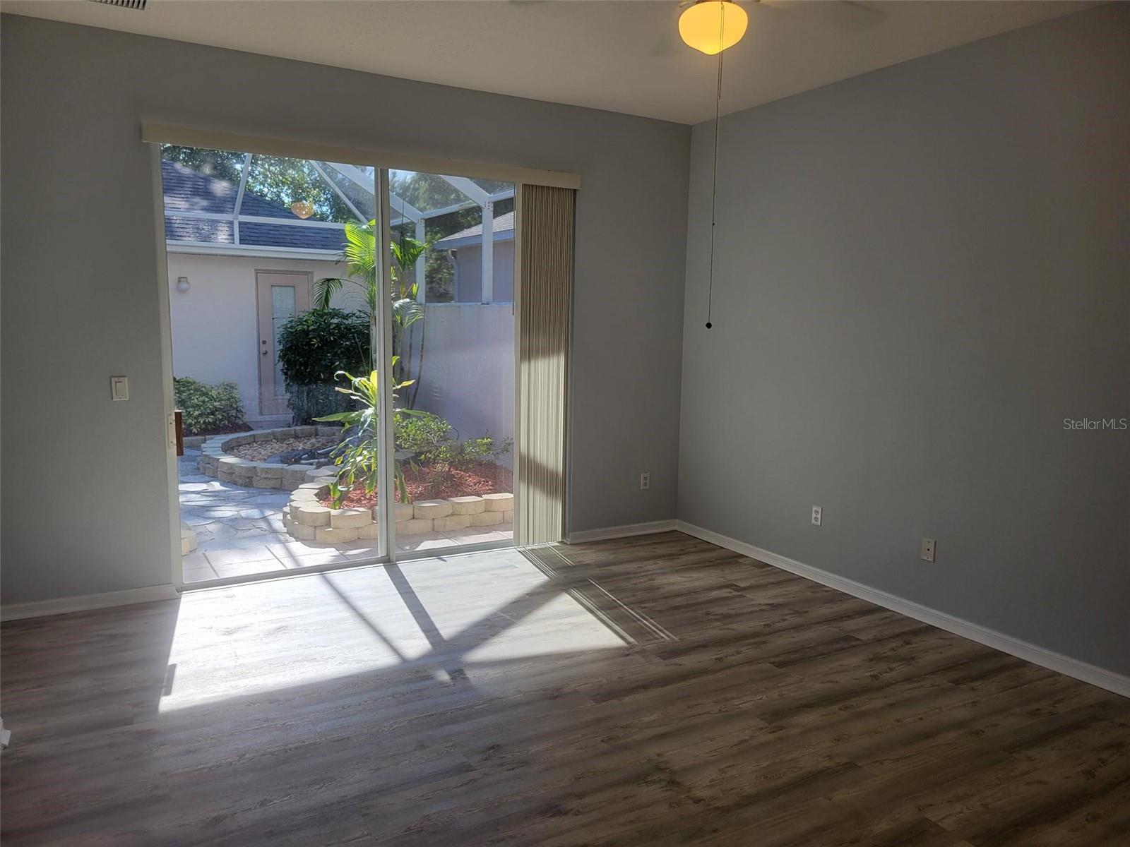 Image 17 of 25 For 4009 Hammersmith Drive