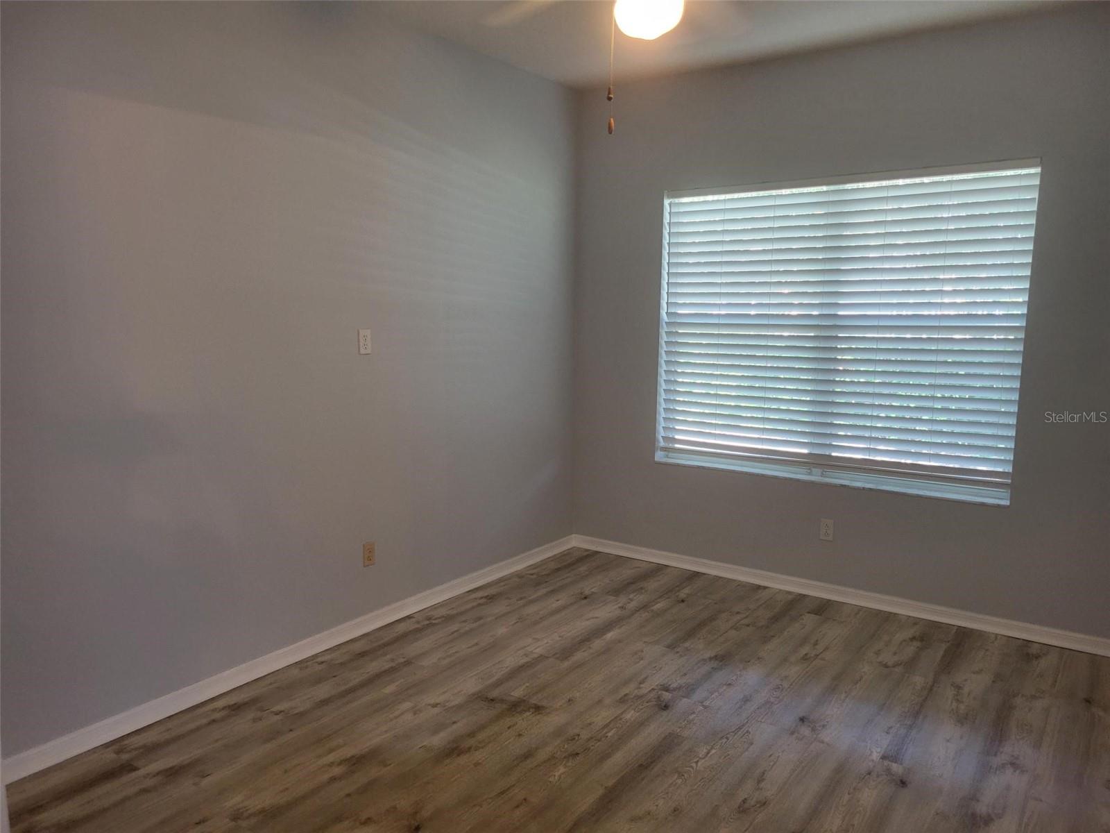 Image 21 of 25 For 4009 Hammersmith Drive
