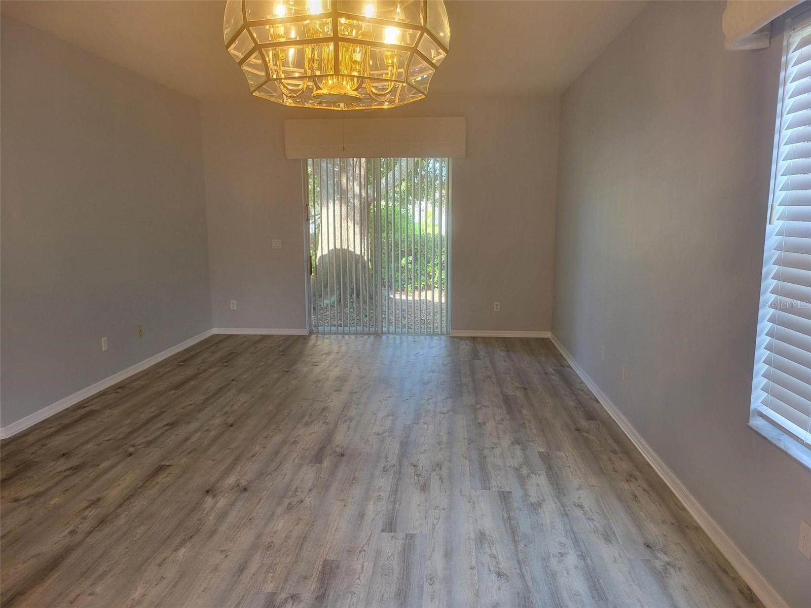 Image 8 of 25 For 4009 Hammersmith Drive