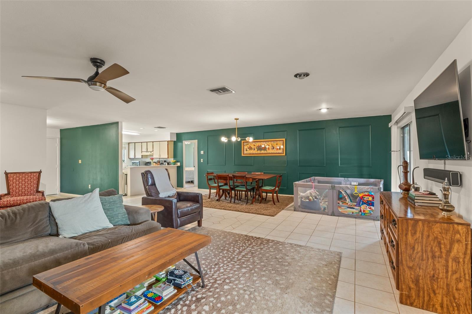 Image 12 of 42 For 5237 Gateway Avenue