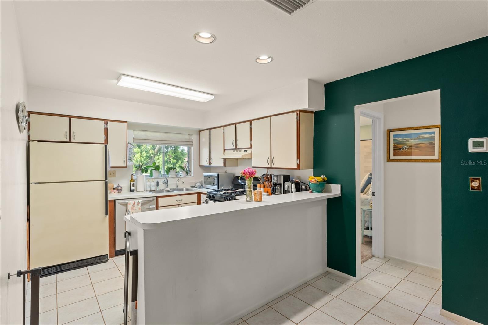 Image 14 of 42 For 5237 Gateway Avenue