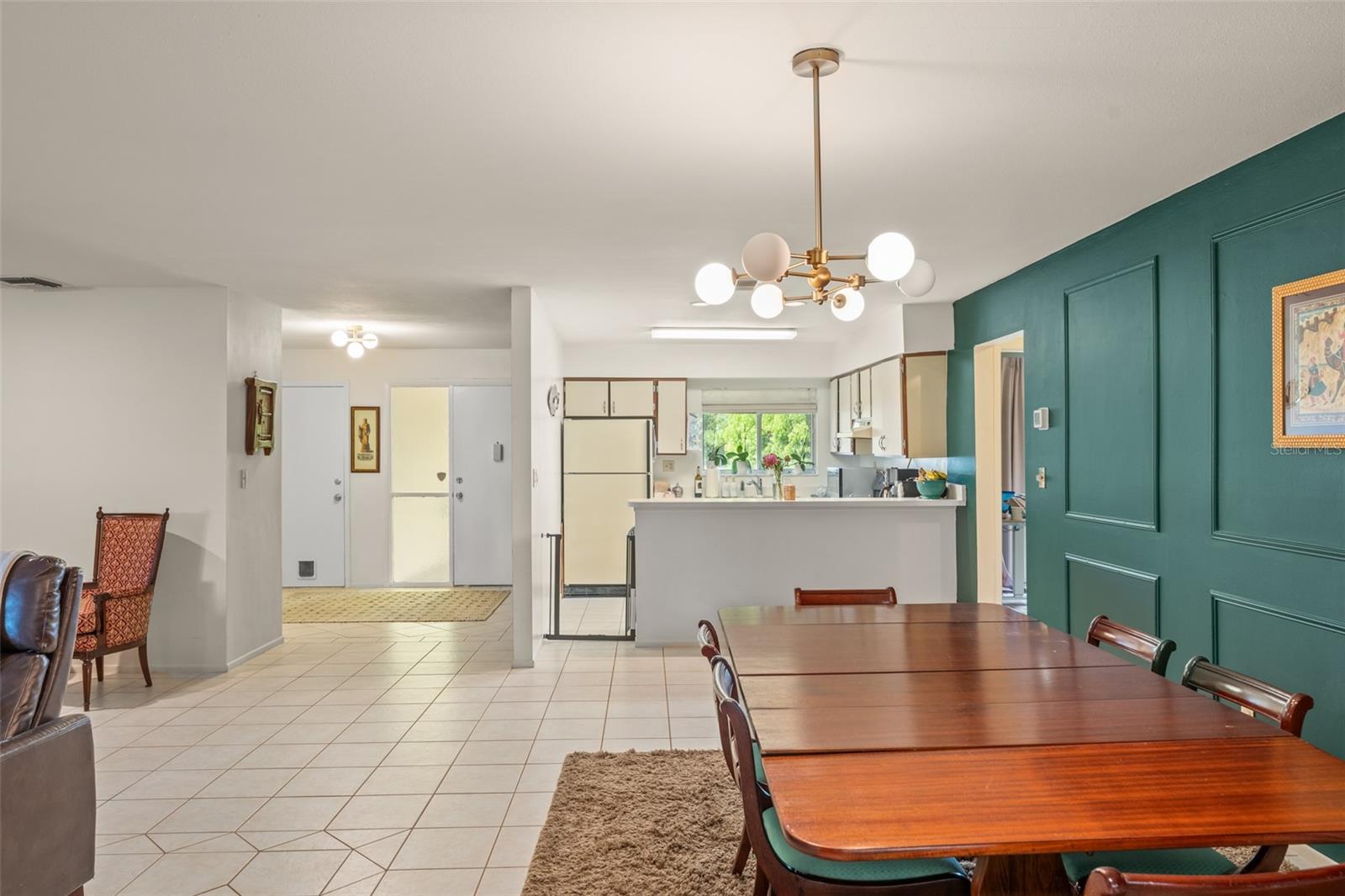 Image 3 of 42 For 5237 Gateway Avenue