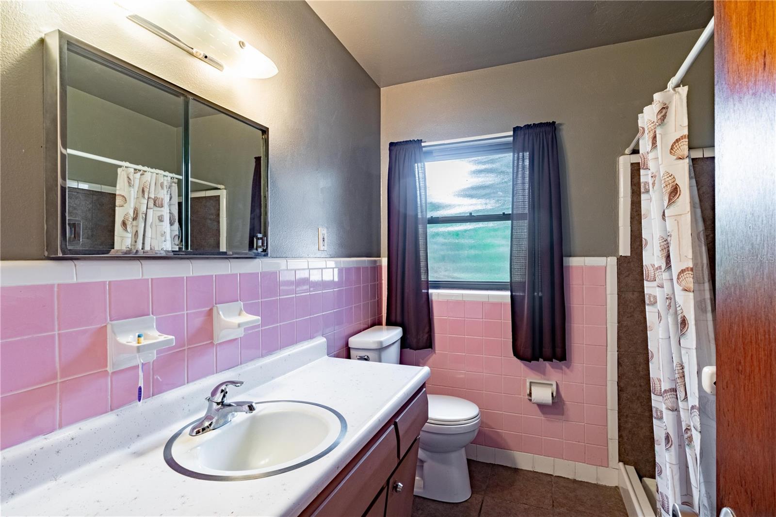 Image 13 of 31 For 580 Gardenia Circle