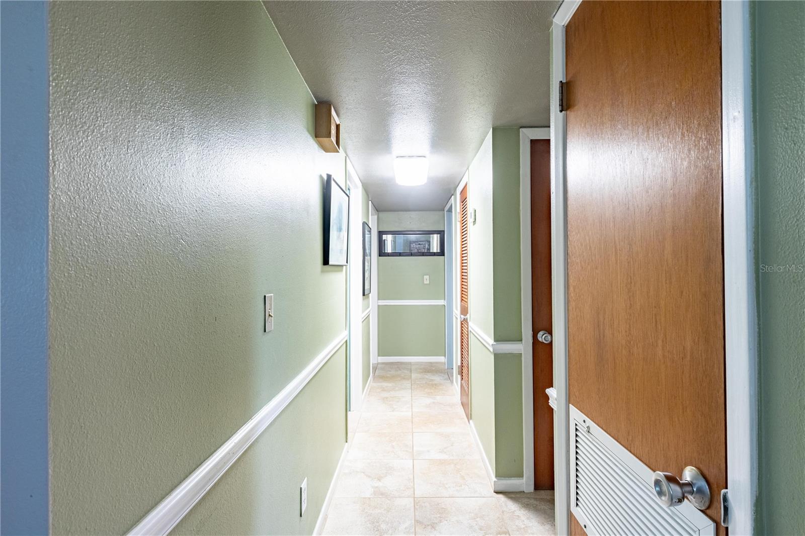 Image 14 of 31 For 580 Gardenia Circle