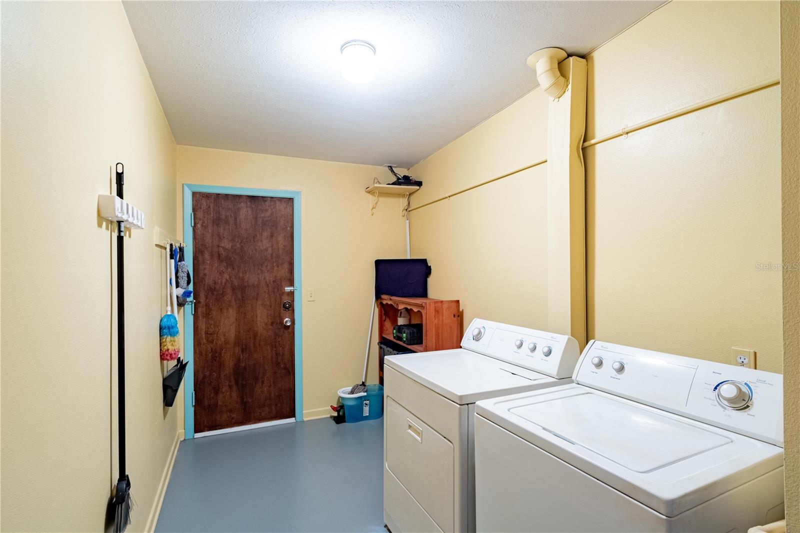Image 15 of 31 For 580 Gardenia Circle