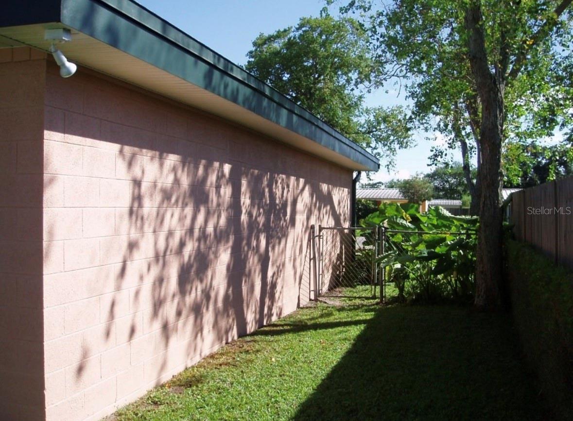Image 28 of 31 For 580 Gardenia Circle