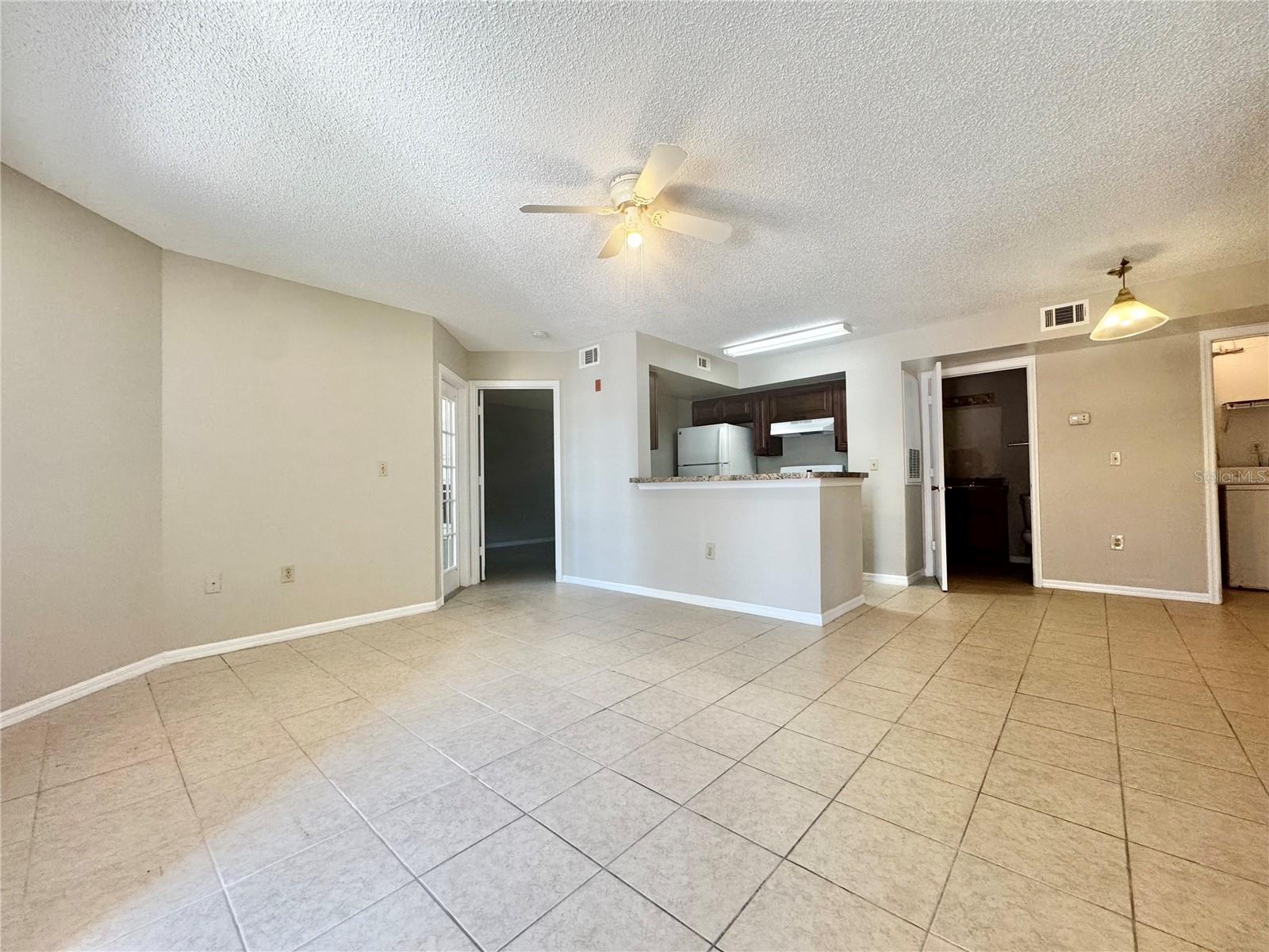 Image 2 of 7 For 401 Fountainhead Circle 155