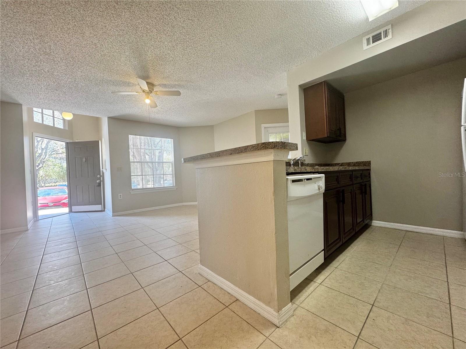 Image 3 of 7 For 401 Fountainhead Circle 155
