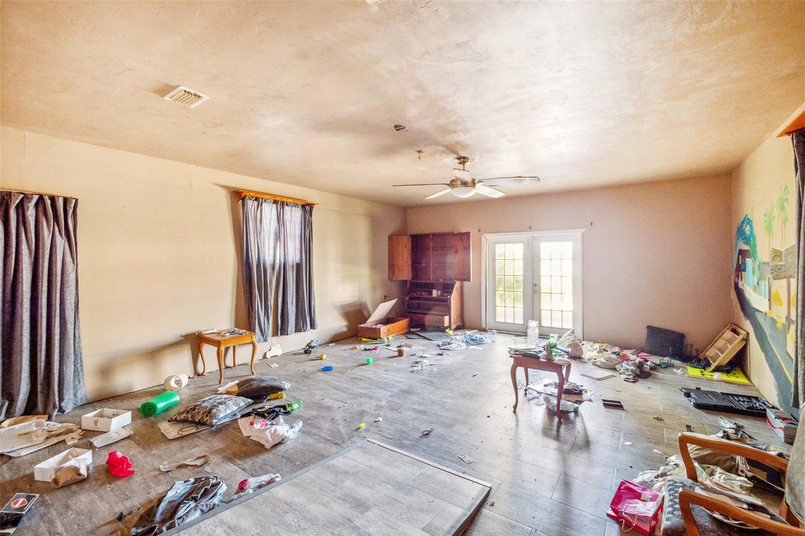 Image 6 of 14 For 1511 Center Avenue