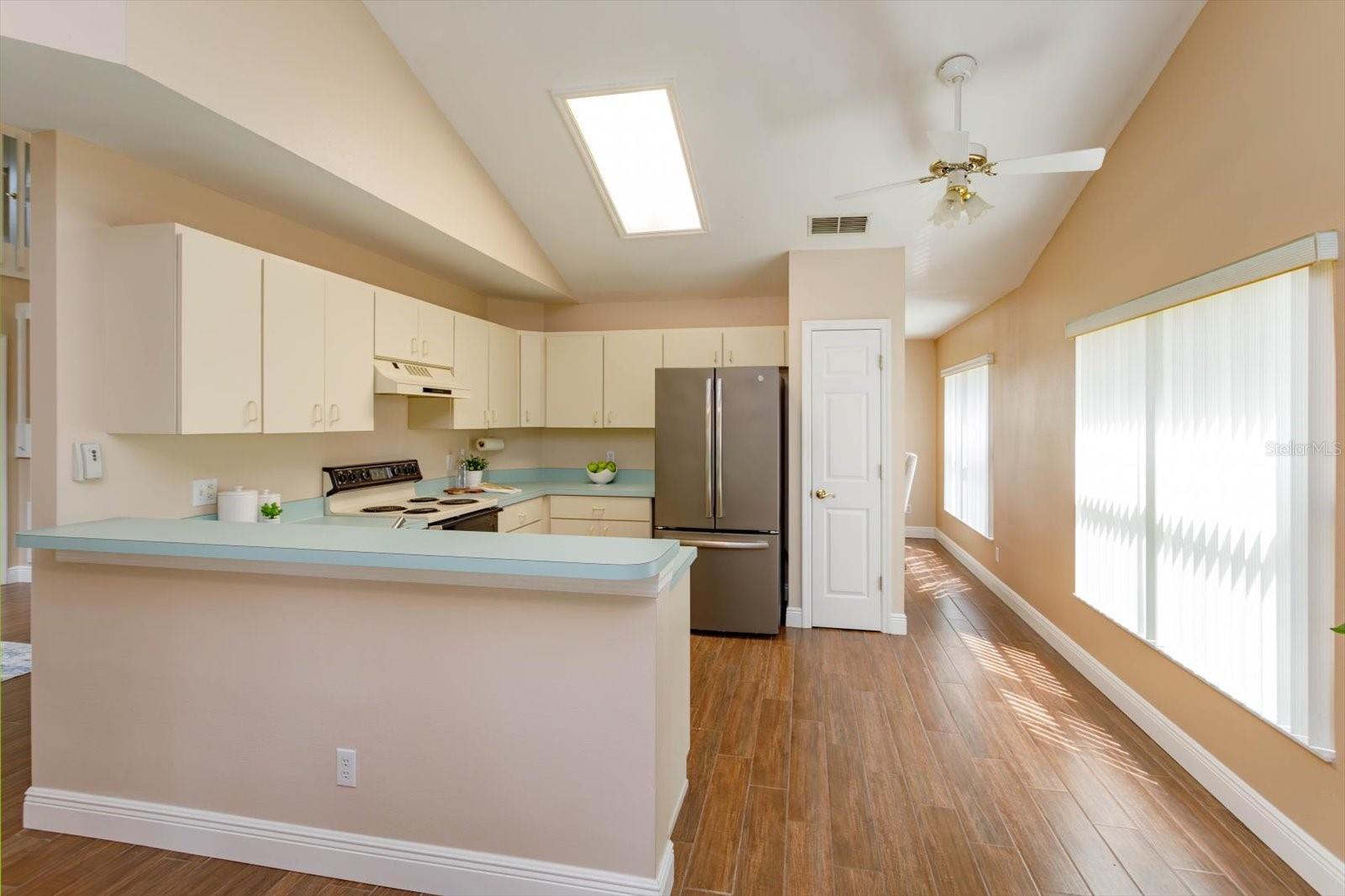 Image 11 of 25 For 1354 American Elm Drive