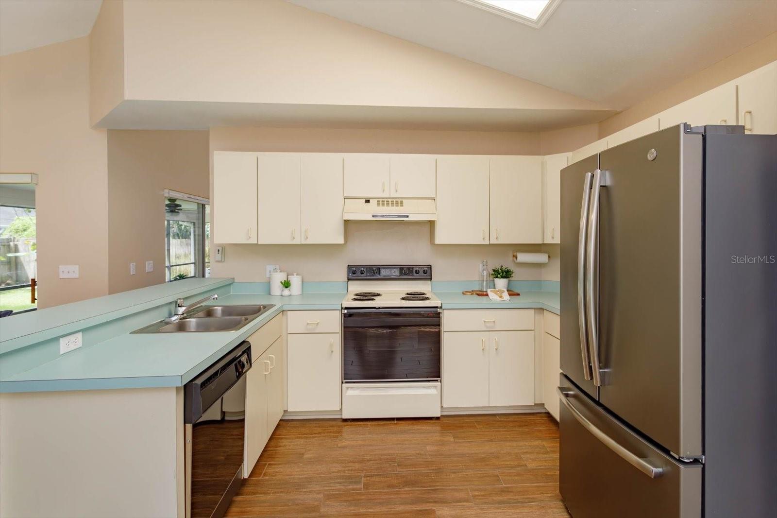 Image 12 of 25 For 1354 American Elm Drive