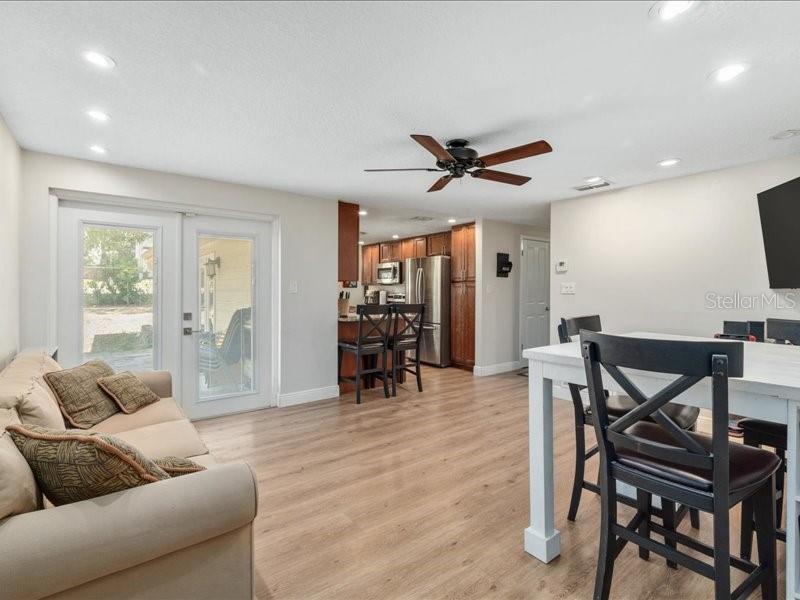 Image 10 of 28 For 878 Evergreen Avenue