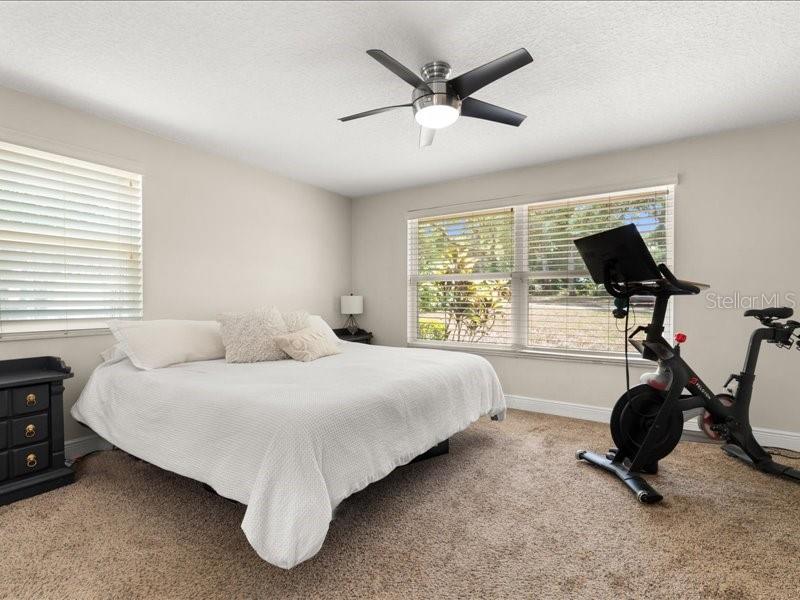 Image 15 of 28 For 878 Evergreen Avenue