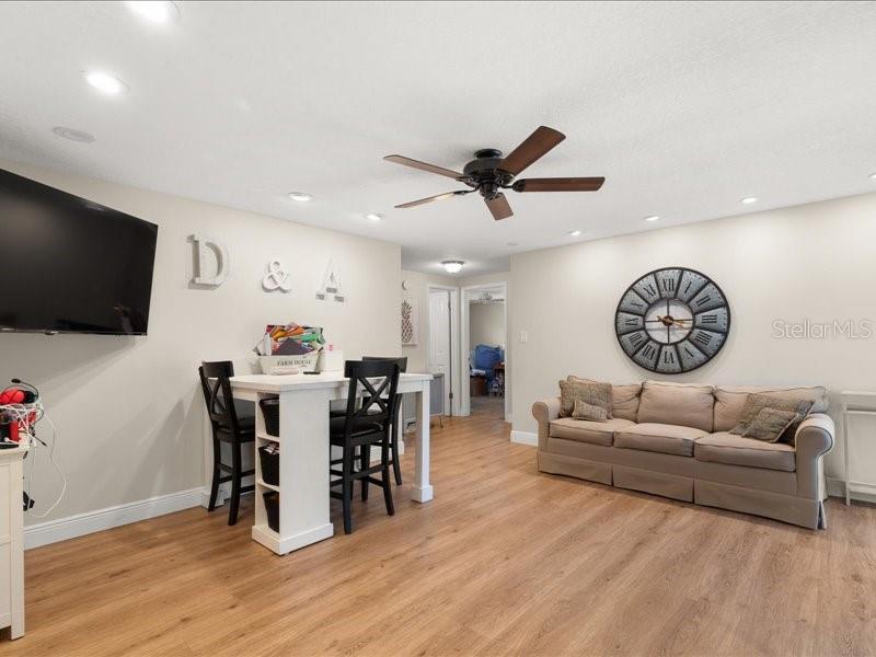 Image 19 of 28 For 878 Evergreen Avenue