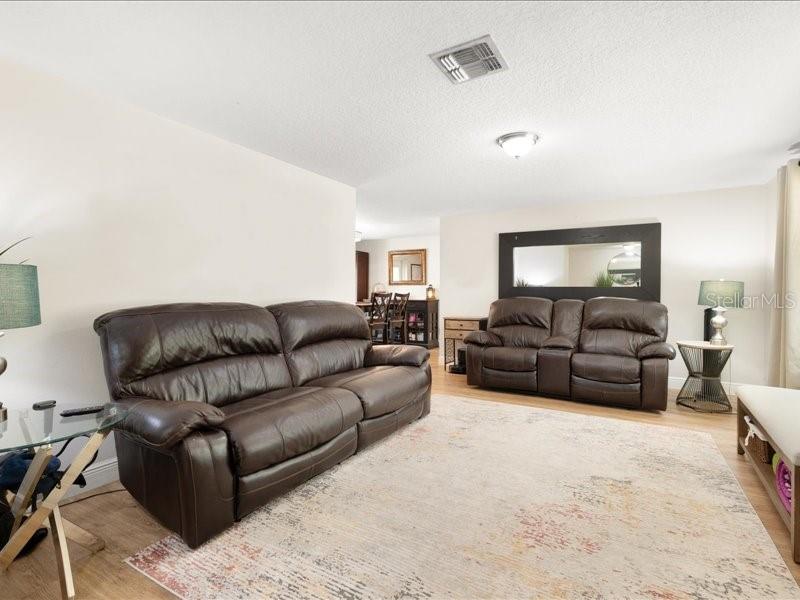 Image 7 of 28 For 878 Evergreen Avenue