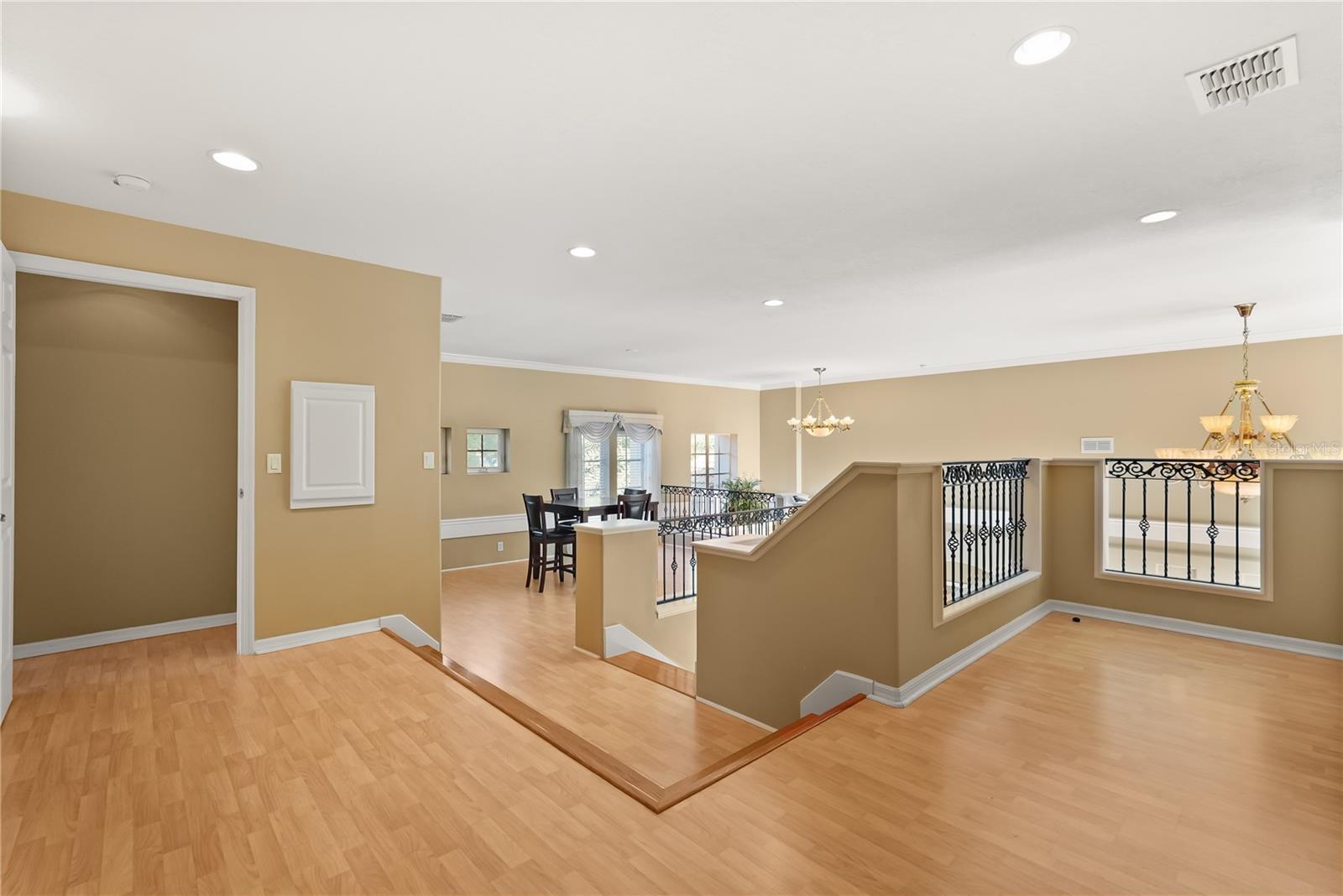 Image 18 of 37 For 9128 Phillips Grove Ter