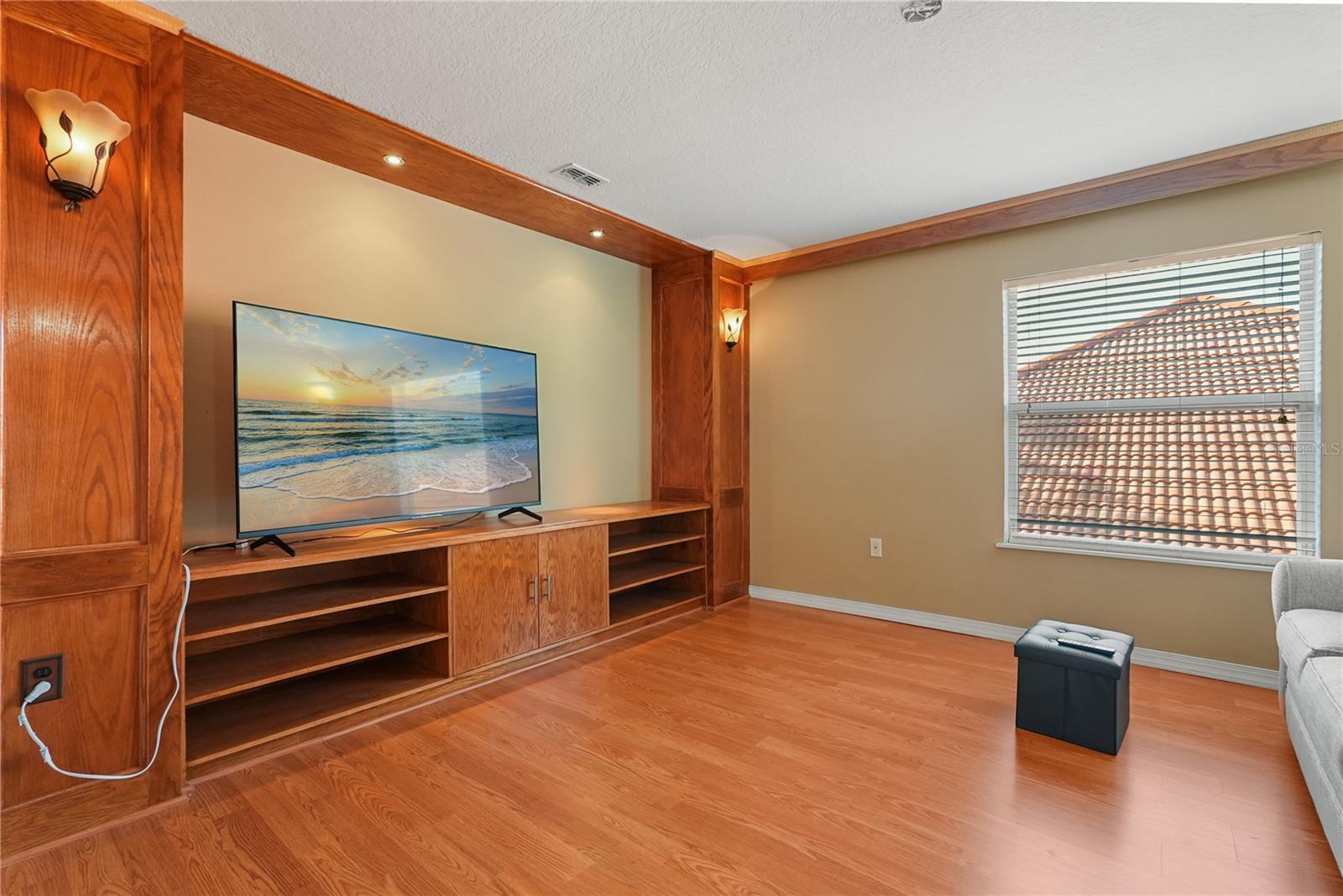 Image 7 of 37 For 9128 Phillips Grove Ter