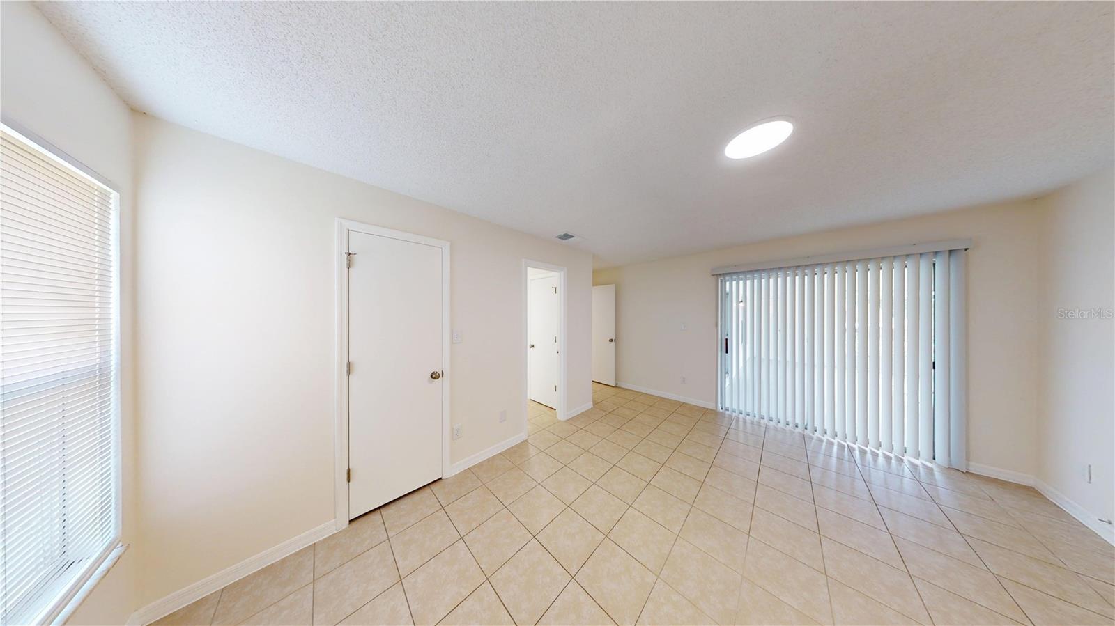 Image 10 of 26 For 15905 Hidden Lake Circle