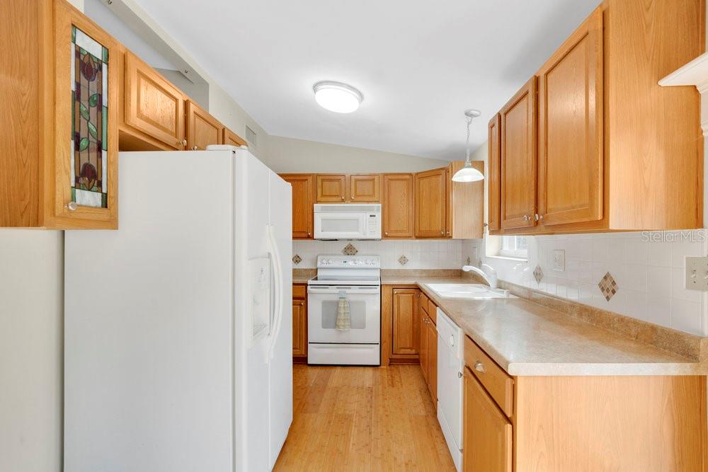 Image 10 of 29 For 520 Taylor Drive