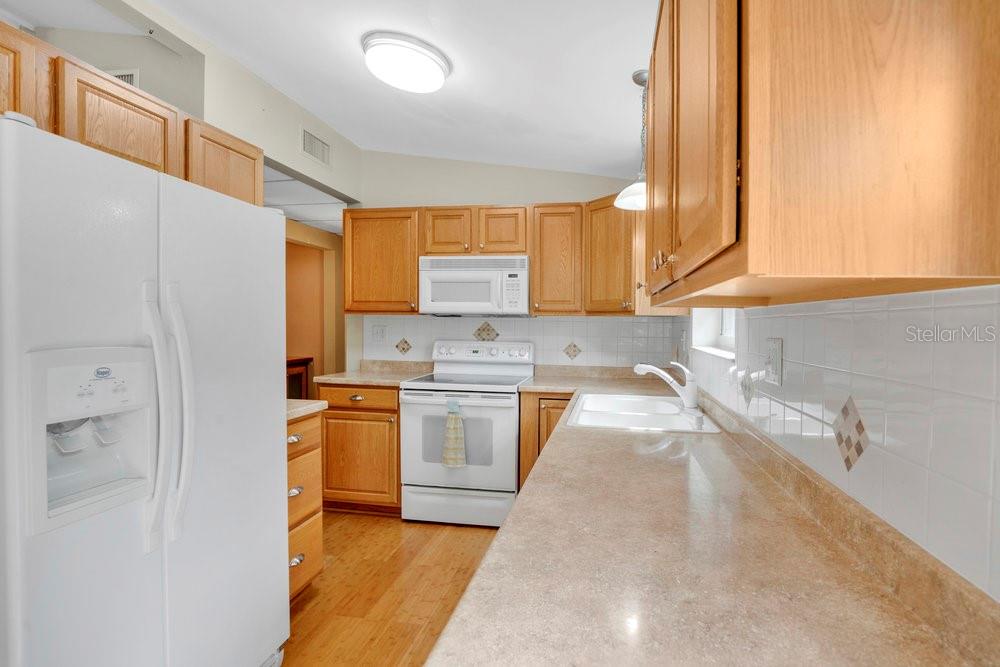 Image 11 of 29 For 520 Taylor Drive