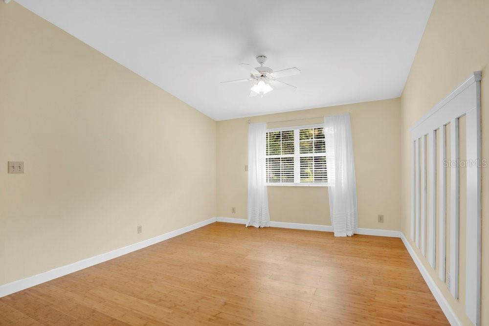 Image 13 of 29 For 520 Taylor Drive