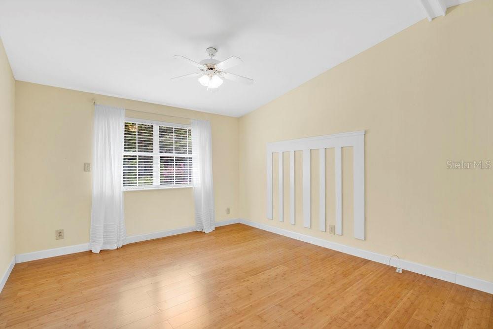 Image 14 of 29 For 520 Taylor Drive