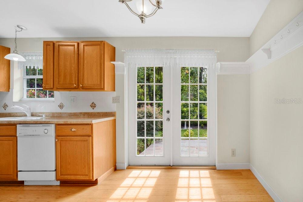 Image 9 of 29 For 520 Taylor Drive