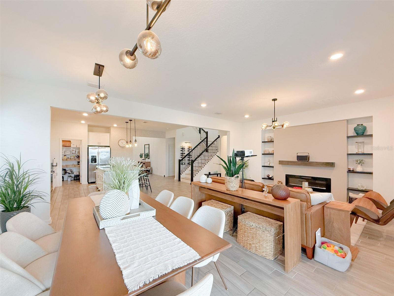 Image 10 of 47 For 13993 Title Way