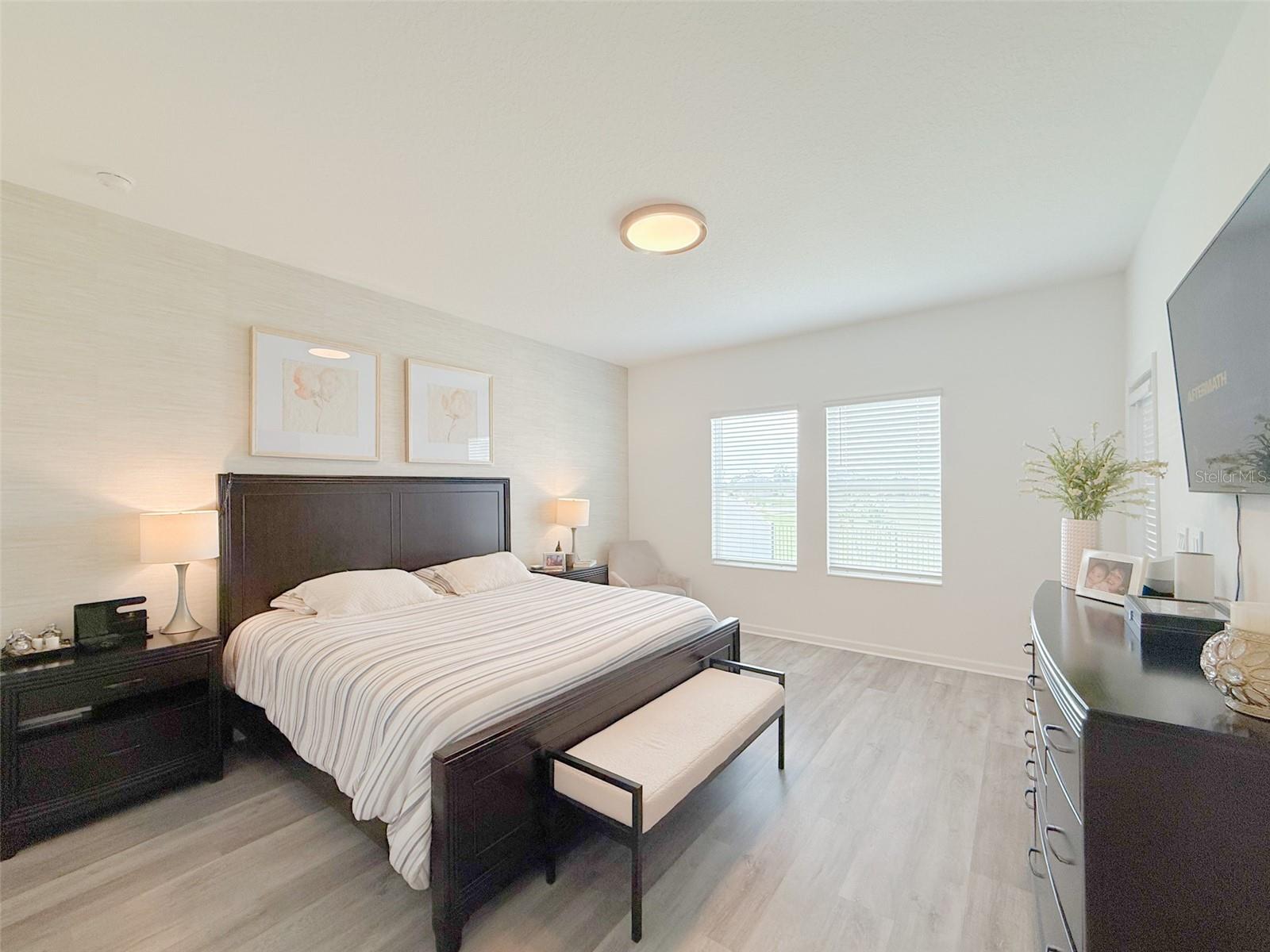 Image 17 of 47 For 13993 Title Way
