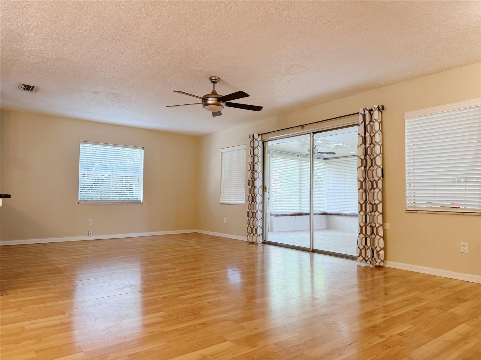 Image 4 of 30 For 2831 Lion Heart Road #1