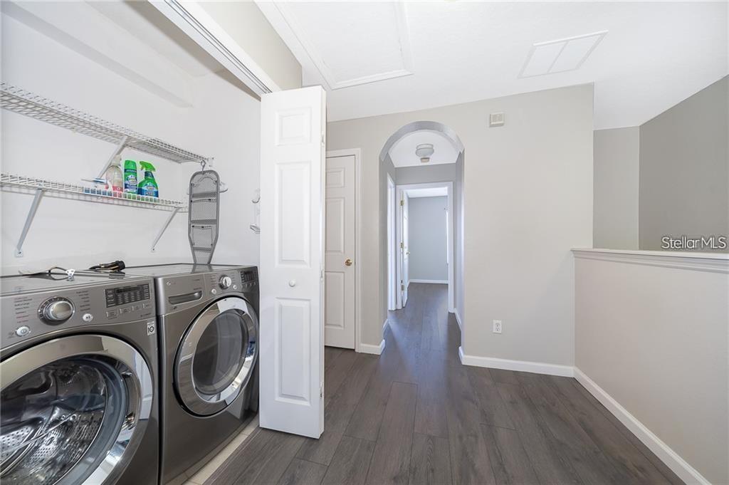 Image 11 of 22 For 833 Park Grove Court