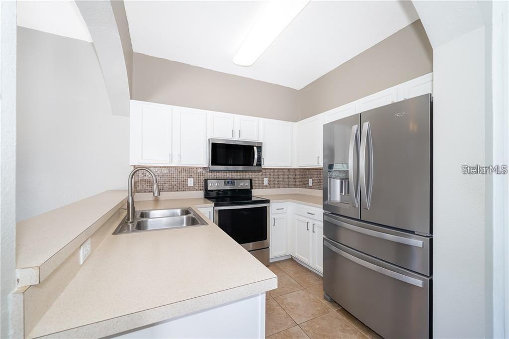 Image 13 of 22 For 833 Park Grove Court