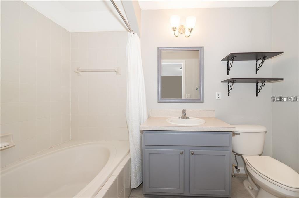 Image 9 of 22 For 833 Park Grove Court