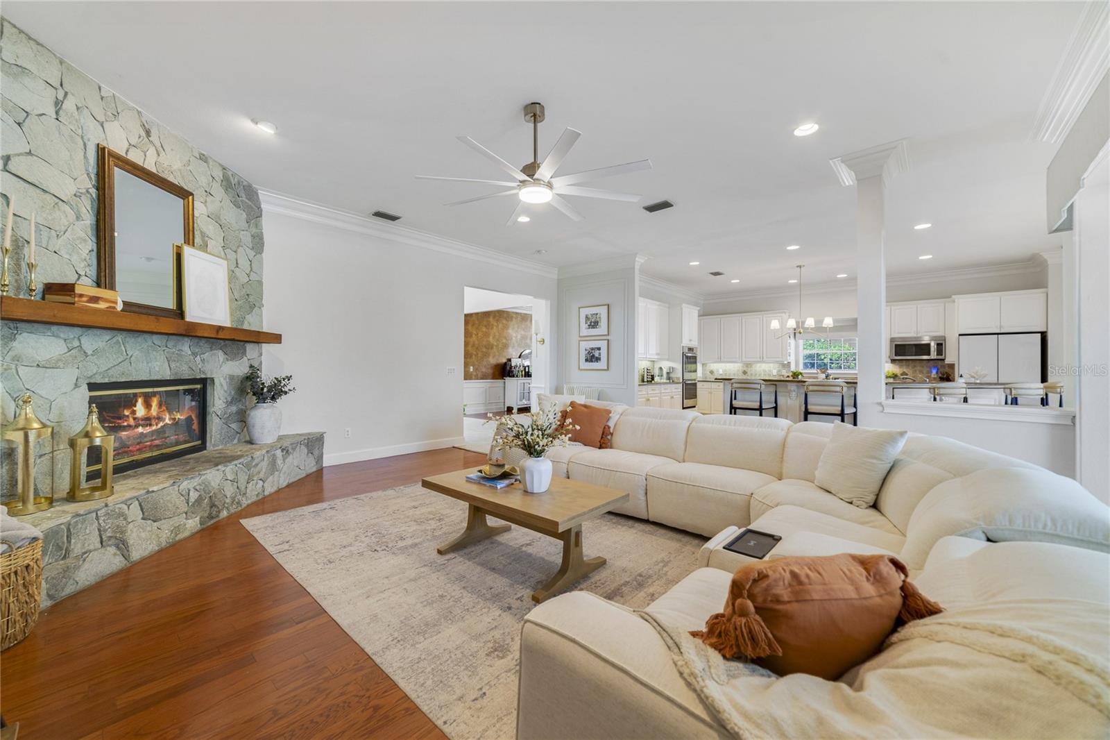 Image 11 of 54 For 1741 Edgewater Drive