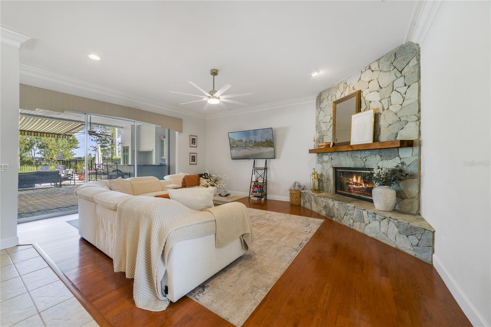 Image 12 of 54 For 1741 Edgewater Drive