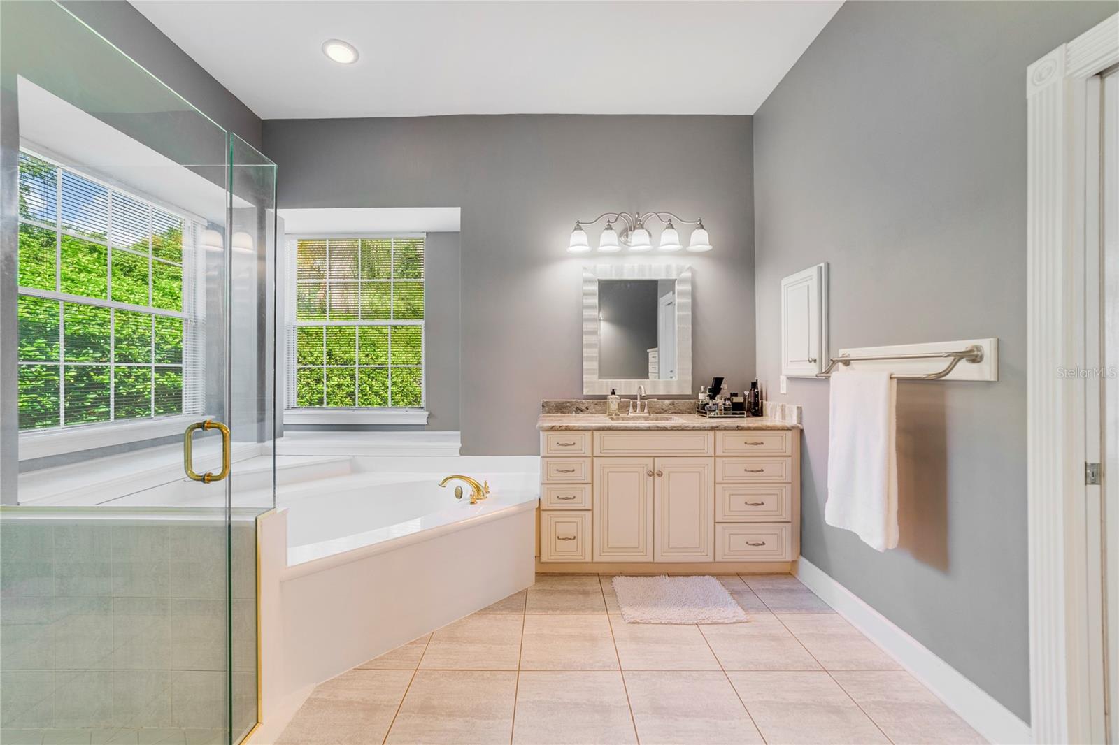 Image 17 of 54 For 1741 Edgewater Drive