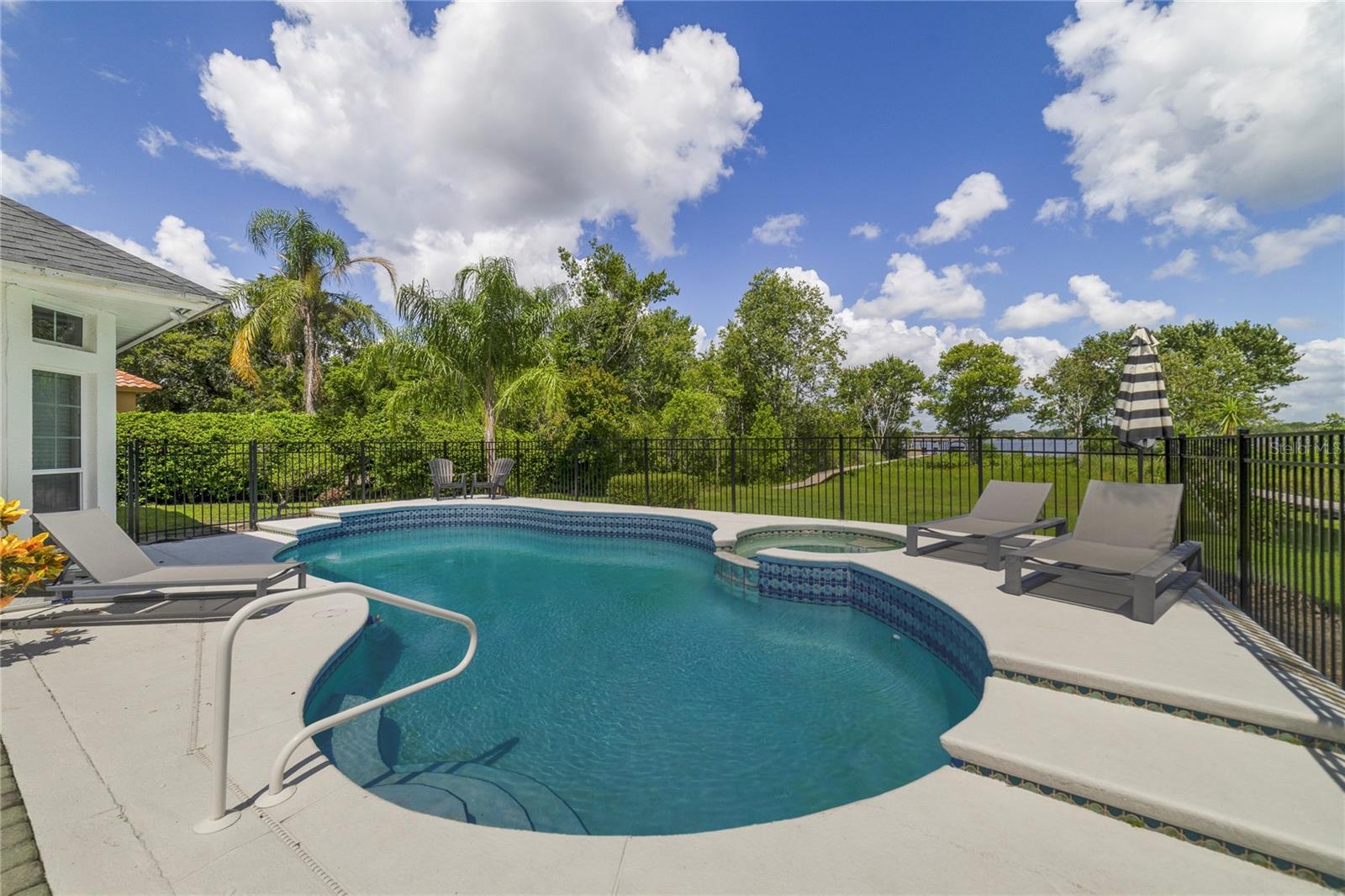 Image 4 of 54 For 1741 Edgewater Drive