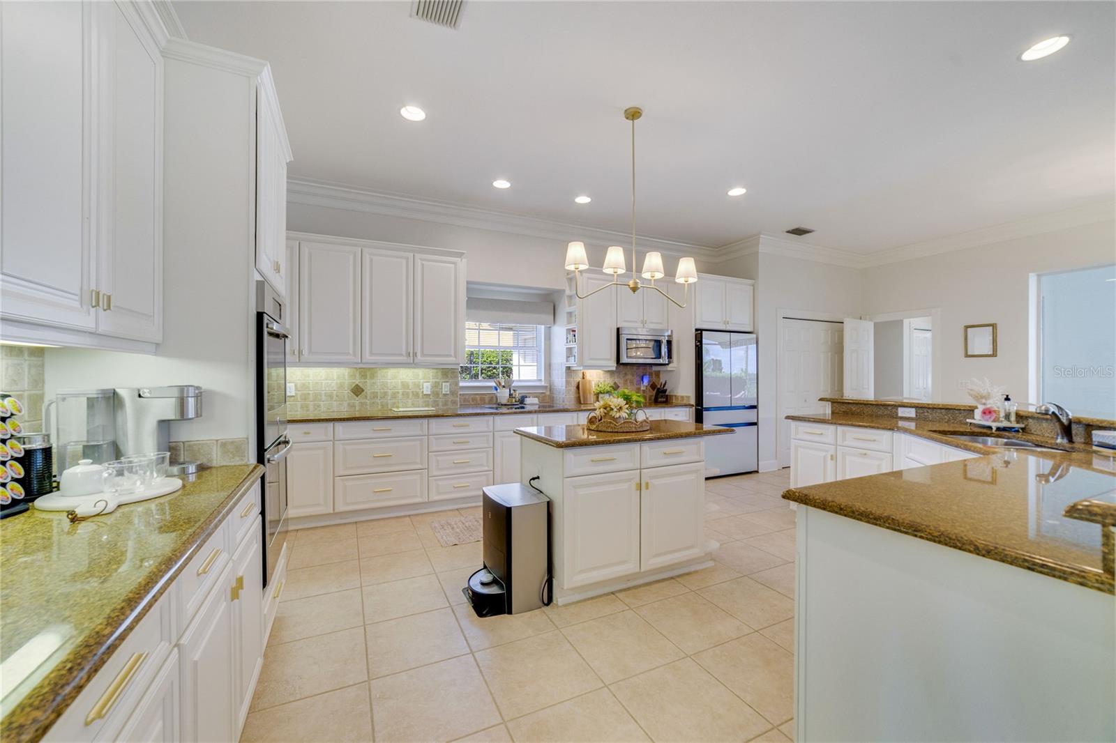 Image 8 of 54 For 1741 Edgewater Drive