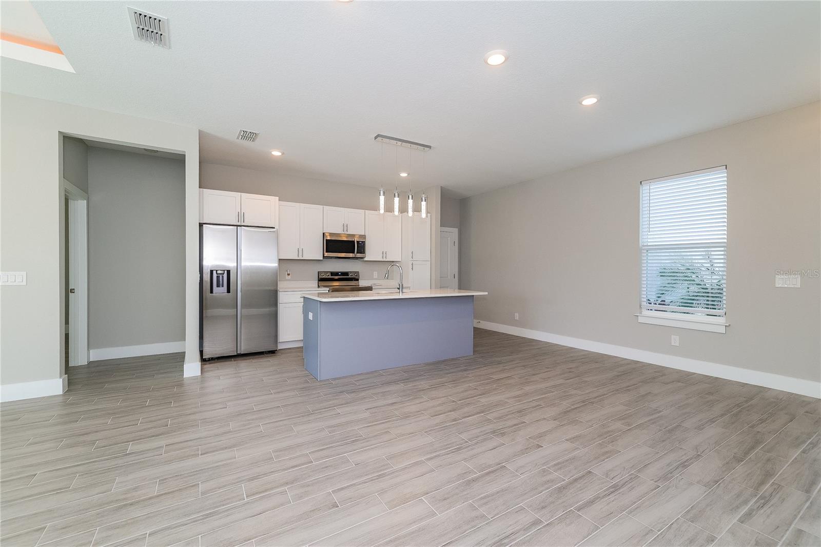 Image 4 of 15 For 1055 Desmoines Lane