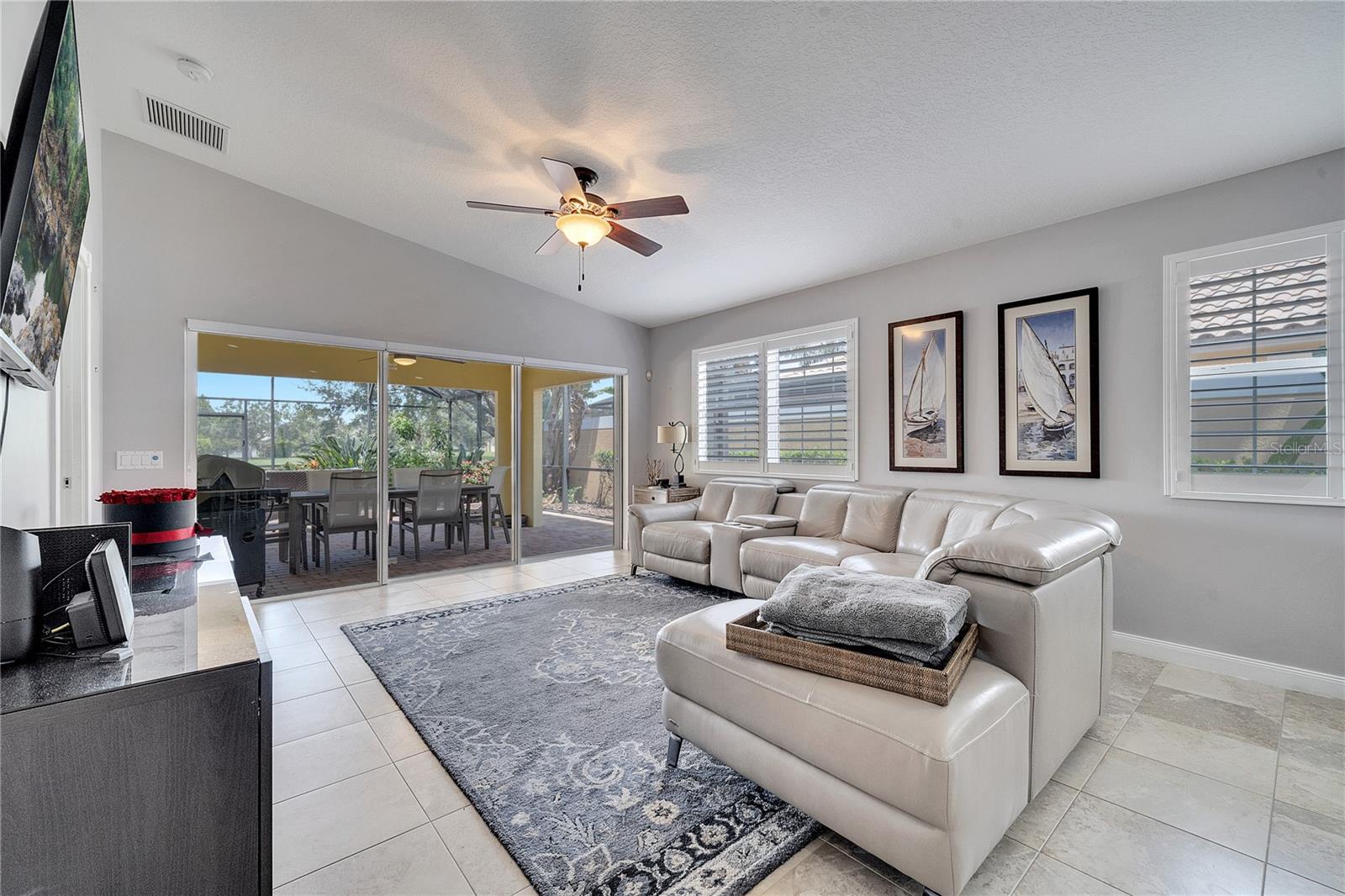Image 21 of 61 For 11854 Delfina Lane