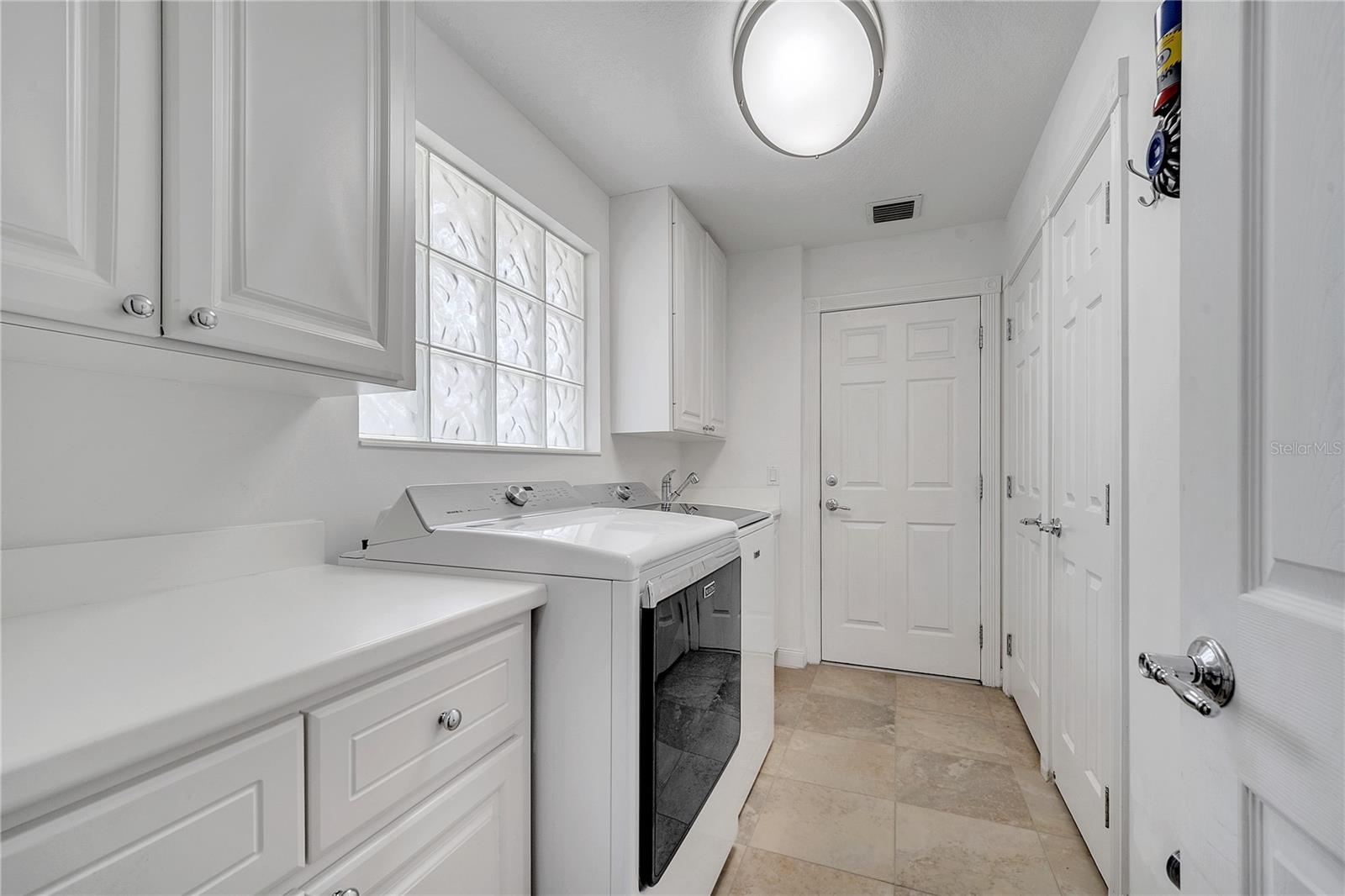 Image 7 of 61 For 11854 Delfina Lane